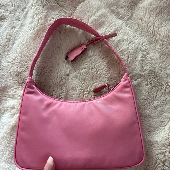 PRADA PINK RE-NYLON VINTAGE RE-2000’s BAG 🩷 - Picture 4 of 4